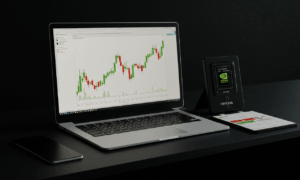 nvidia-y-la-fiebre-del-oro-de-la-ia-como-sus-resultados-record-afectan-tus-finanzas